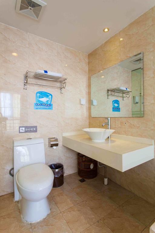 7Days Inn Guangzhou South Railway Station Nan Pu Metro Station Номер фото